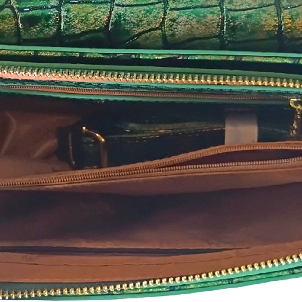 Vintage Sharif Metallic Green Gold Reptile Embossed Crossbody Flap Bag Y2K EUC